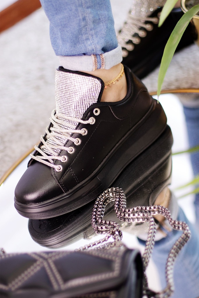 SIA 02 | BLACK