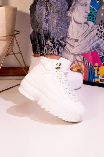 MACY 01 | WHITE